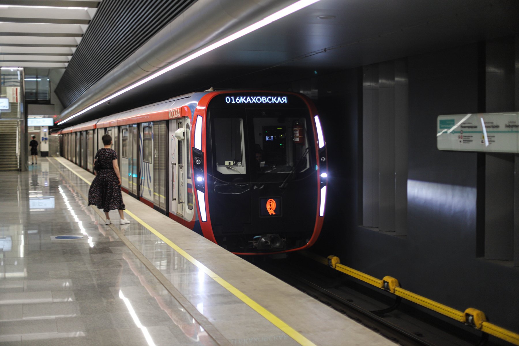 В Москве пассажир метро задержал злоумышленника при попытке бегства с чужим мобильным телефоном