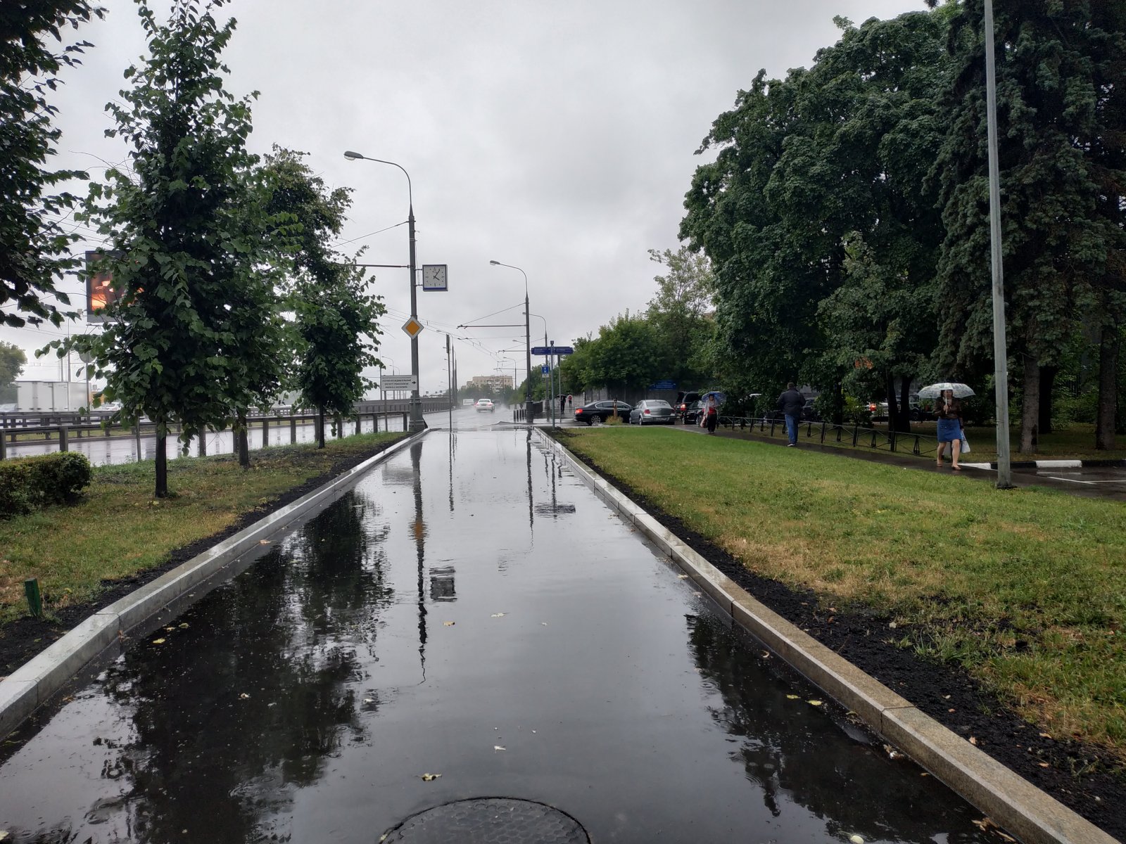 Погода королев сегодня. Сильный дождь в Подмосковье. Дождь в Подмосковье сейчас. Ветер в Подмосковье. Сезон дождей в Подмосковье.