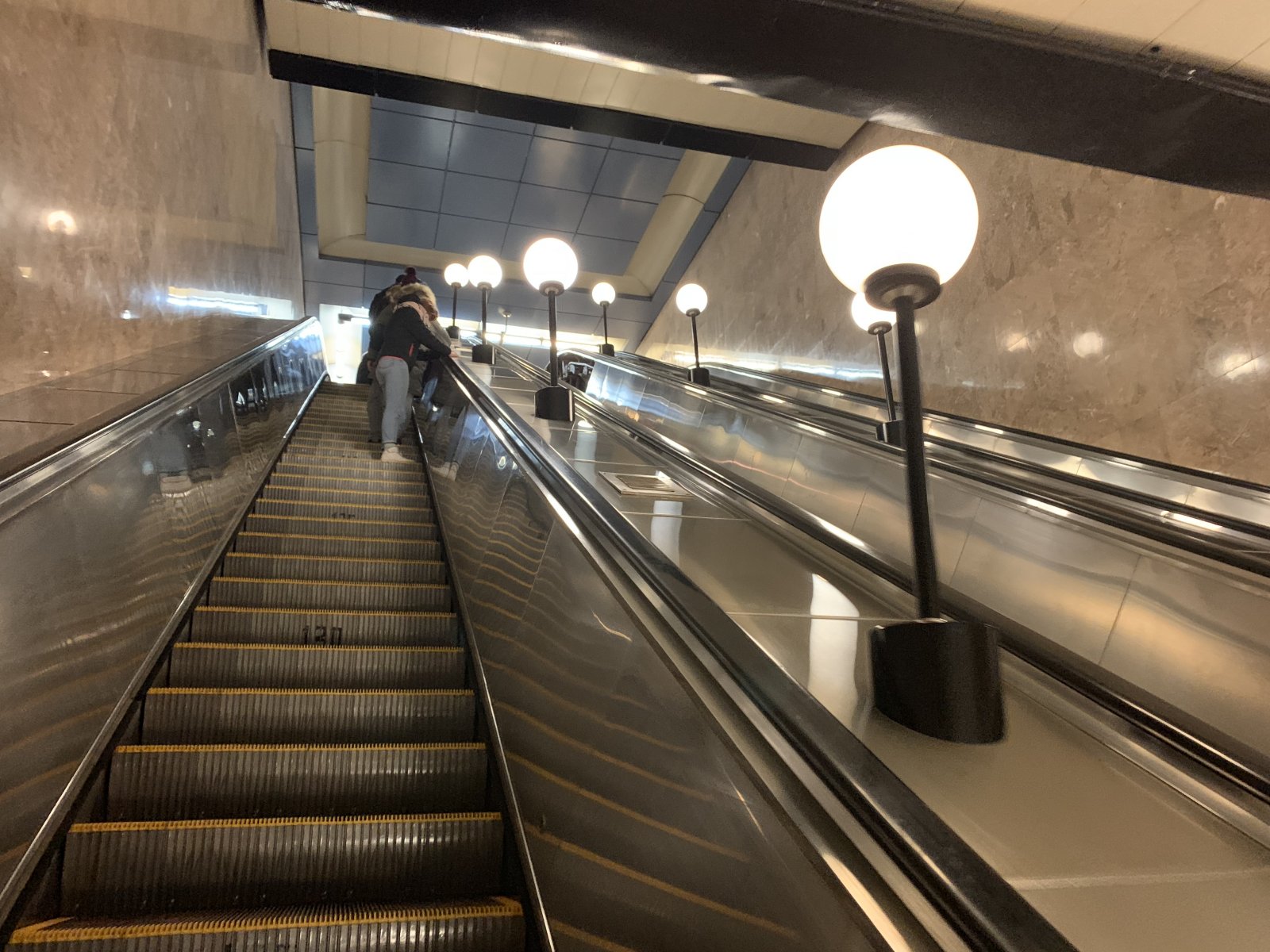На станции московского метро «Лианозово» завершаются отделочные работы