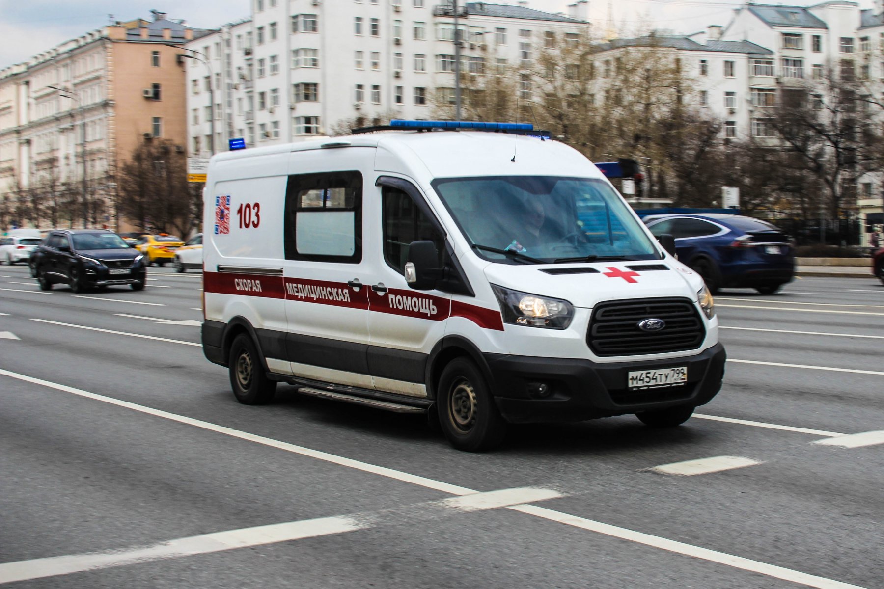 Под Ногинском водитель иномарки протаранил полицейский автомобиль и сбежал  :: Вести Подмосковья