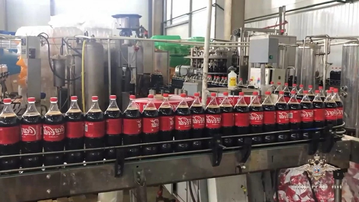 Крупный нелегальный цех по производству Coca-Cola накрыли в Балашихе