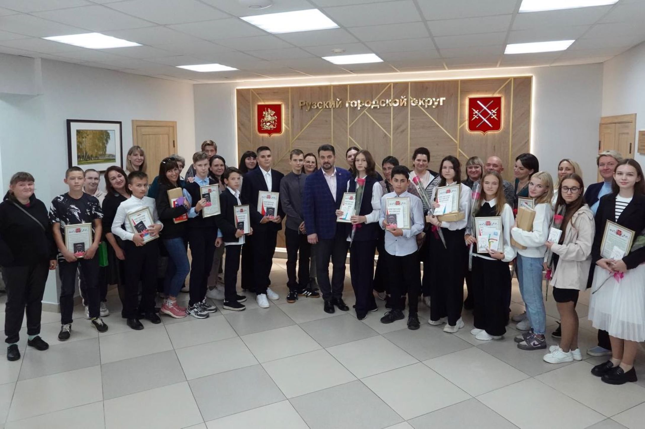 Юным жителям Рузского городского округа, достигшим 14 лет, вручили паспорта