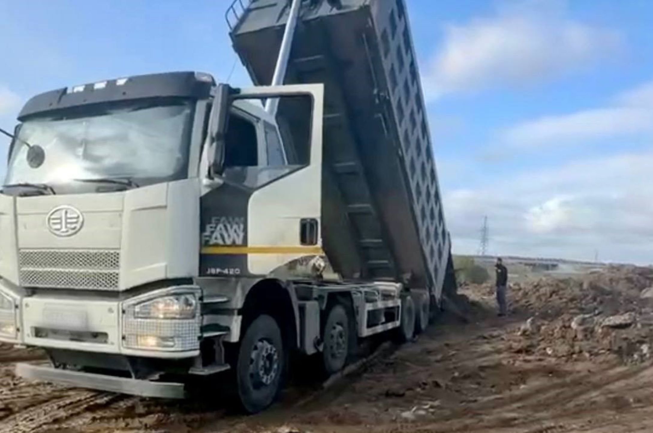 В Подольске пресекли сброс мусора с двух грузовиков