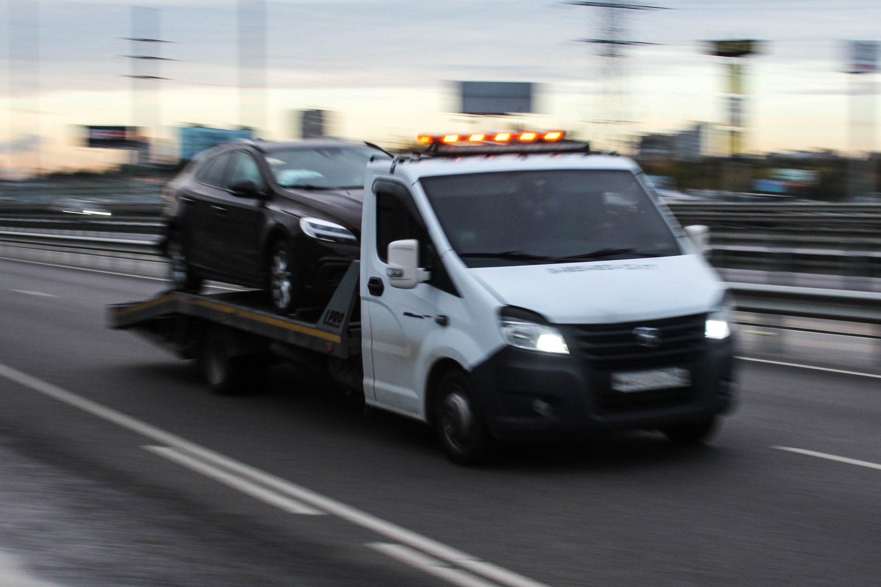 Только за неделю в Московской области эвакуировано свыше 3,2 тысячи  автомобилей :: Вести Подмосковья