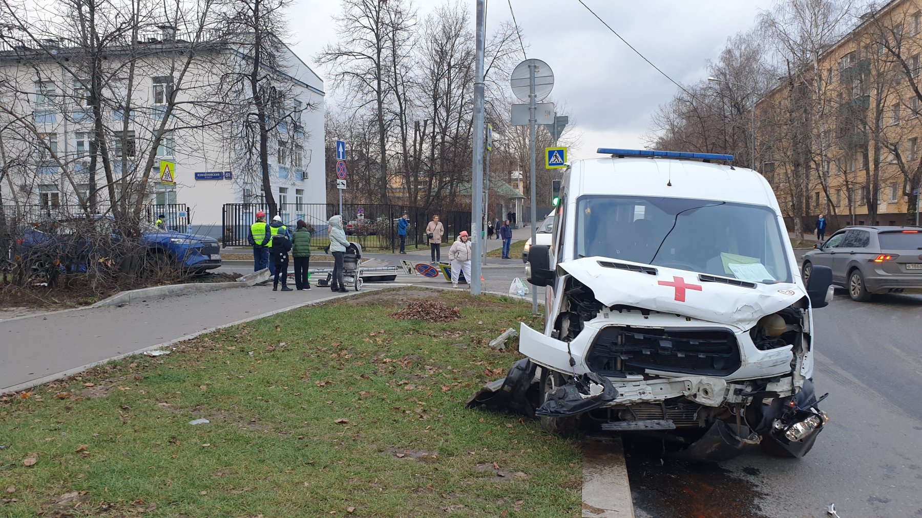 В Серпухове в скорую помощь врезалась иномарка :: Вести Подмосковья