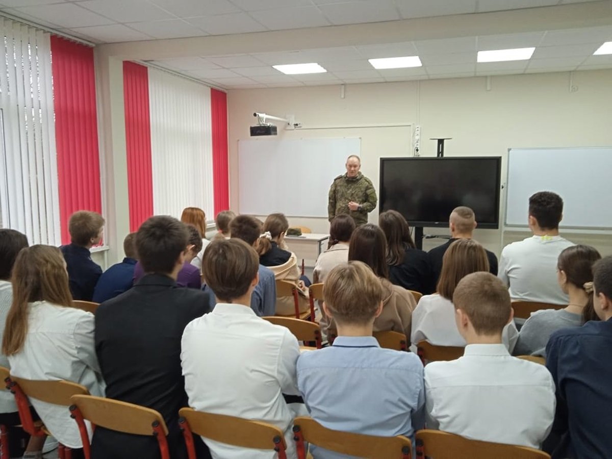 В Космодемьянской школе Рузского горокруга состоялась встреча учеников с участником СВО