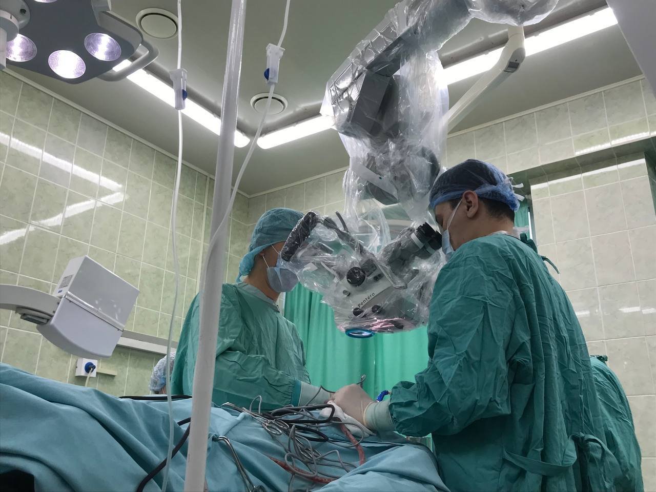Нейрохирурги из Подольска спасли мужчину с опухолью спинного мозга 