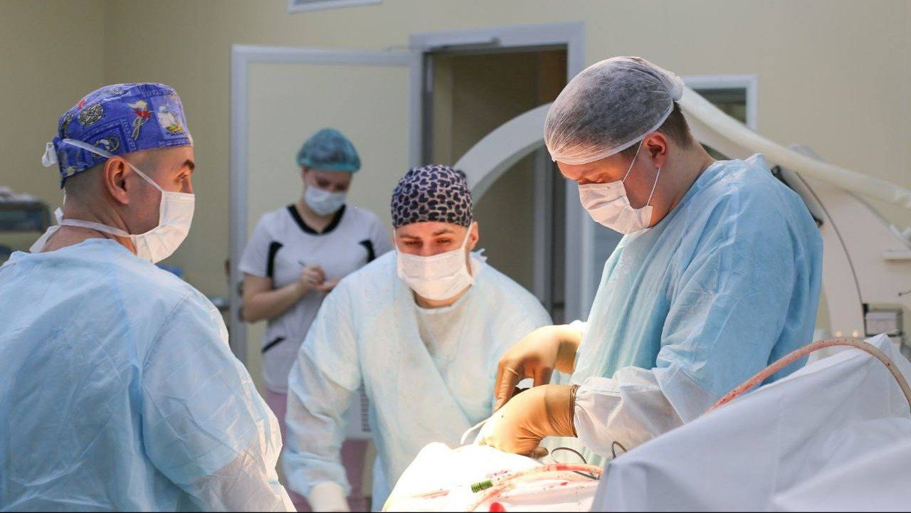 В Дубне врачи спасли 61-летнюю женщину с множеством травм после аварии