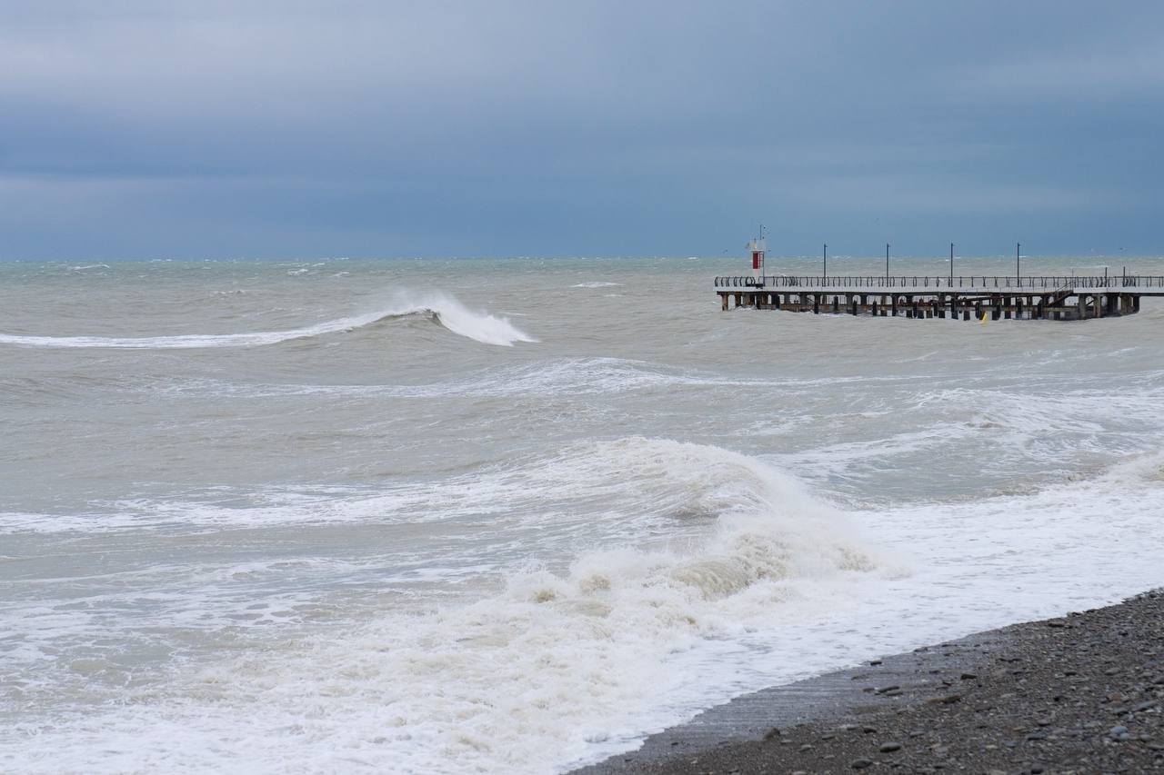 Названа сумма ущерба пляжам Сочи после шторма - речь идет о сотнях миллионов рублей 