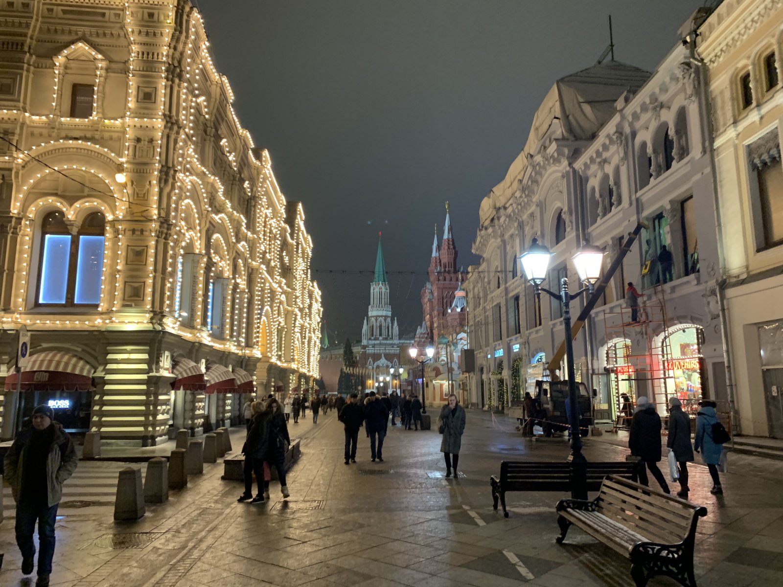 В Москве каждый вечер зажигается более миллиона осветительных приборов