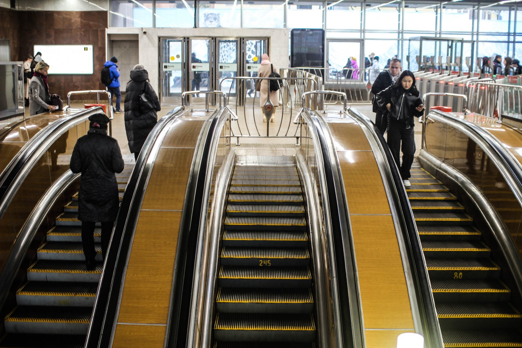 На фиолетовой ветке метро увеличили интервалы движения поездов