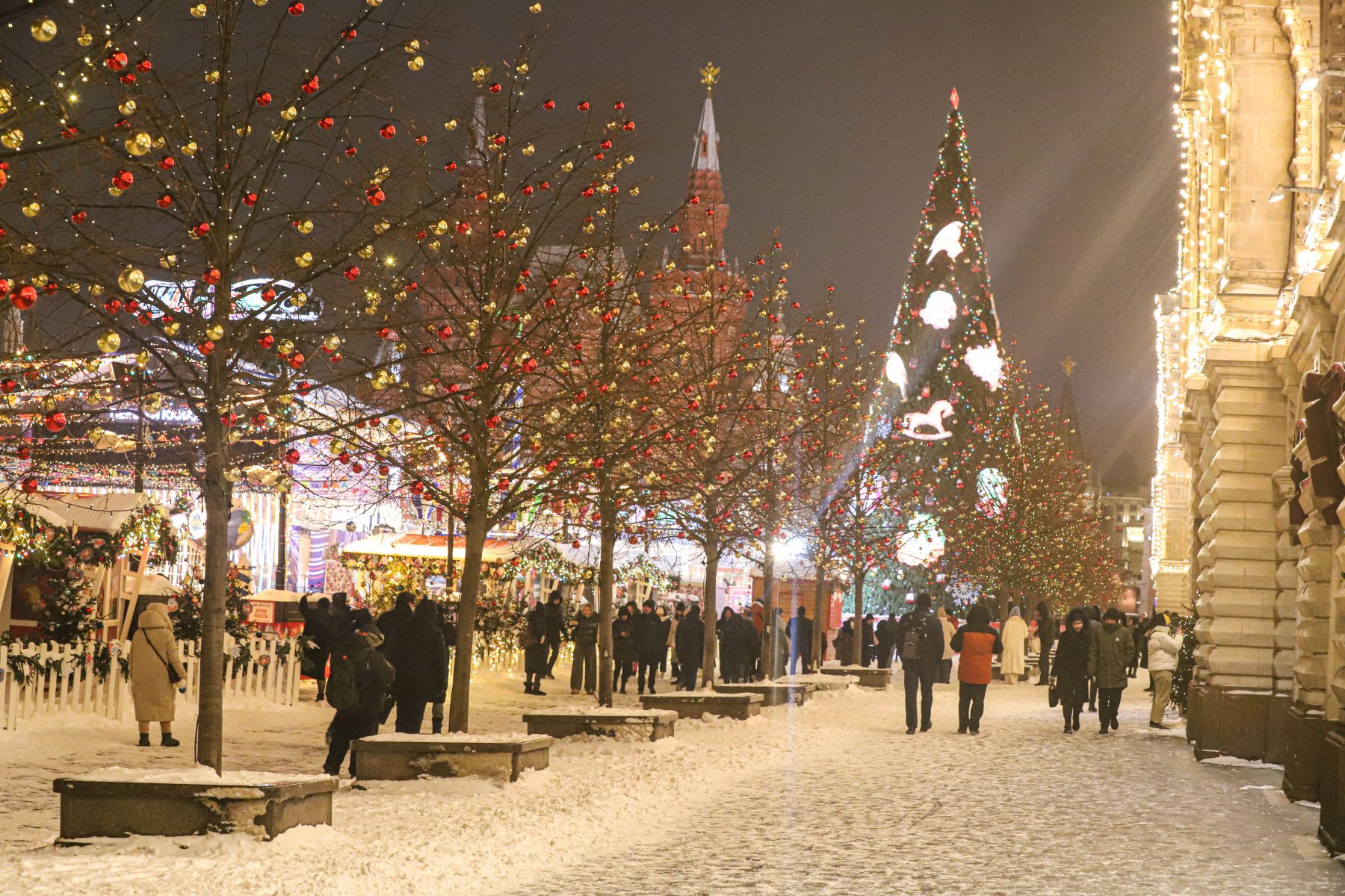 В России не планируется введение масочного режима на период новогодних праздников