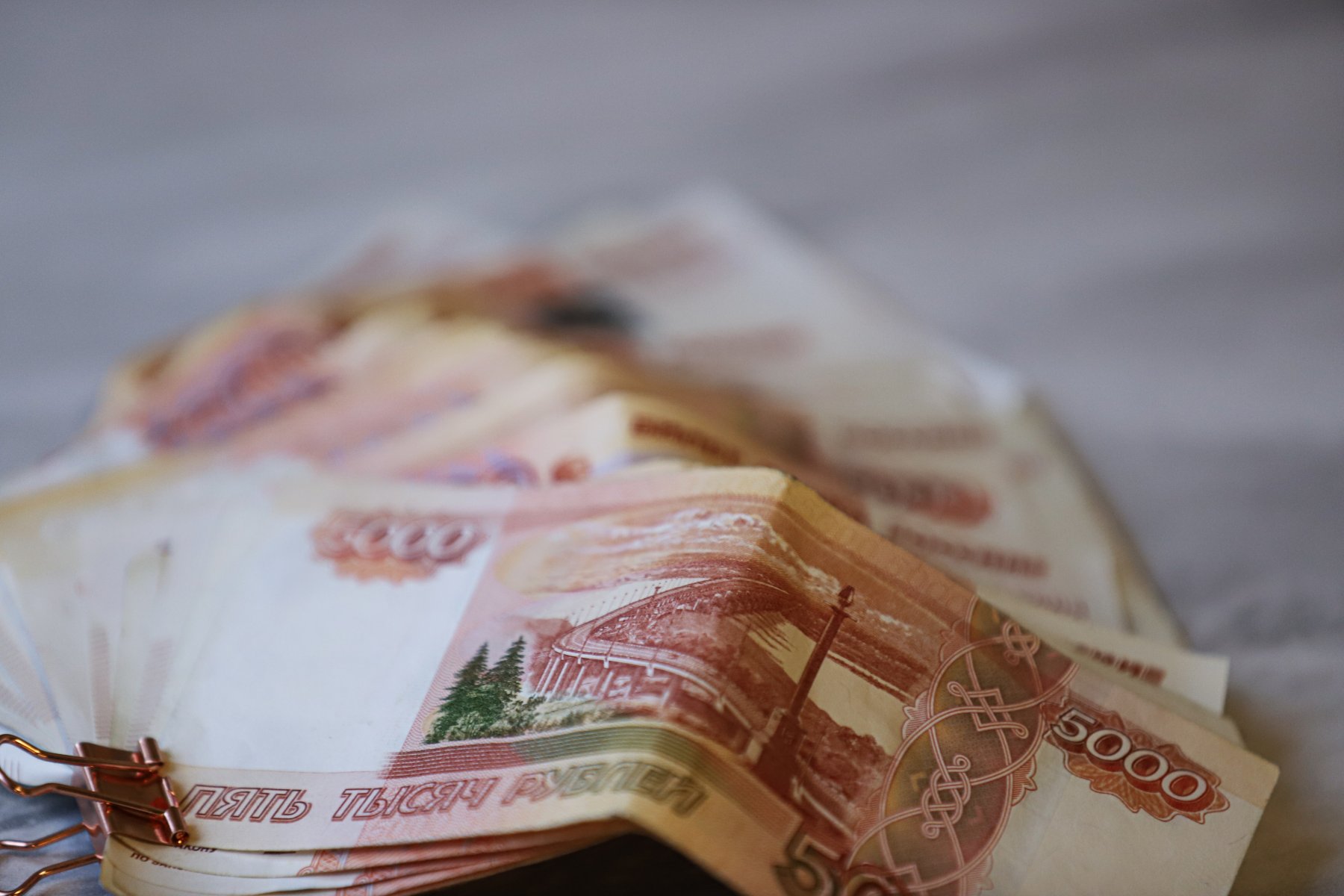 Мошенники заставили москвичку продать квартиру за 10 млн рублей
