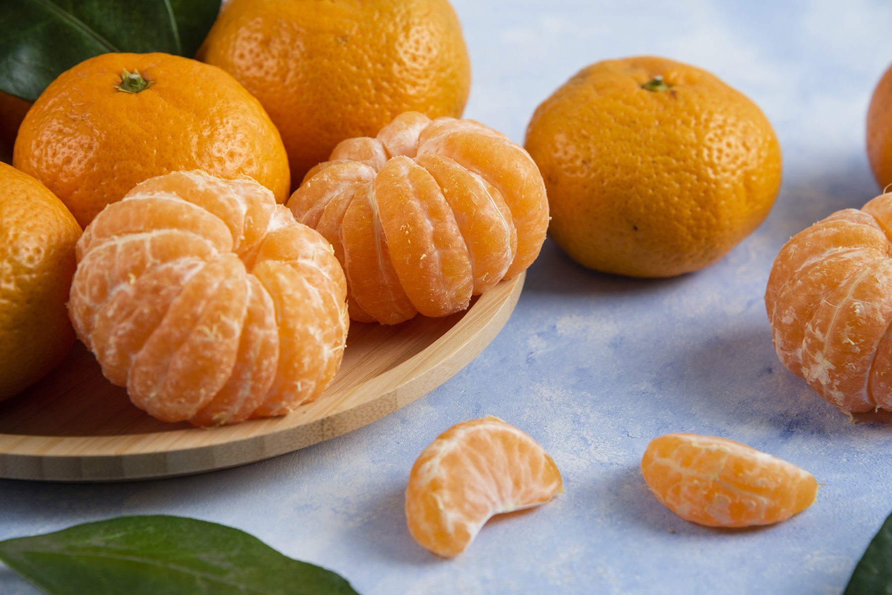 Москвичи собрали более тонны цитрусовых в ходе акции «Подвешенный мандарин»