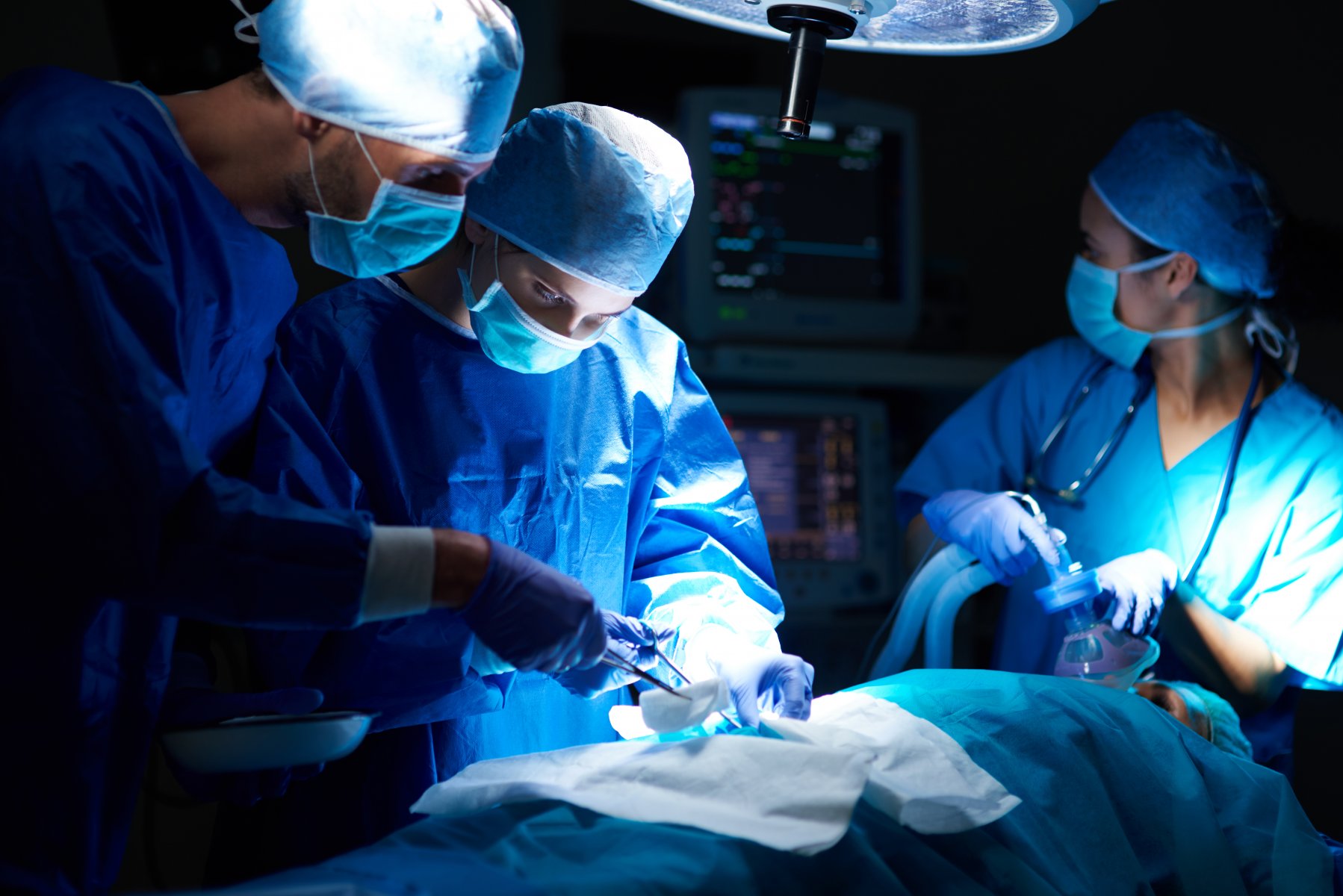 В подмосковных Люберцах детские хирурги прооперировали 11-летнюю девочку с двумя матками