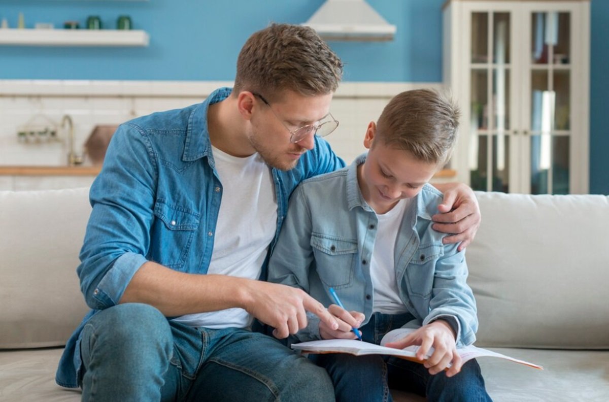 Врачи рассказали, почему родителям и детям важно вместе читать 