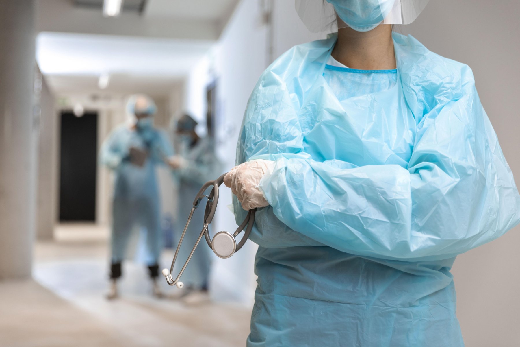 Подмосковные хирурги спасли жизнь мужчине с 10-сантиметровым тромбом в бедренной артерии
