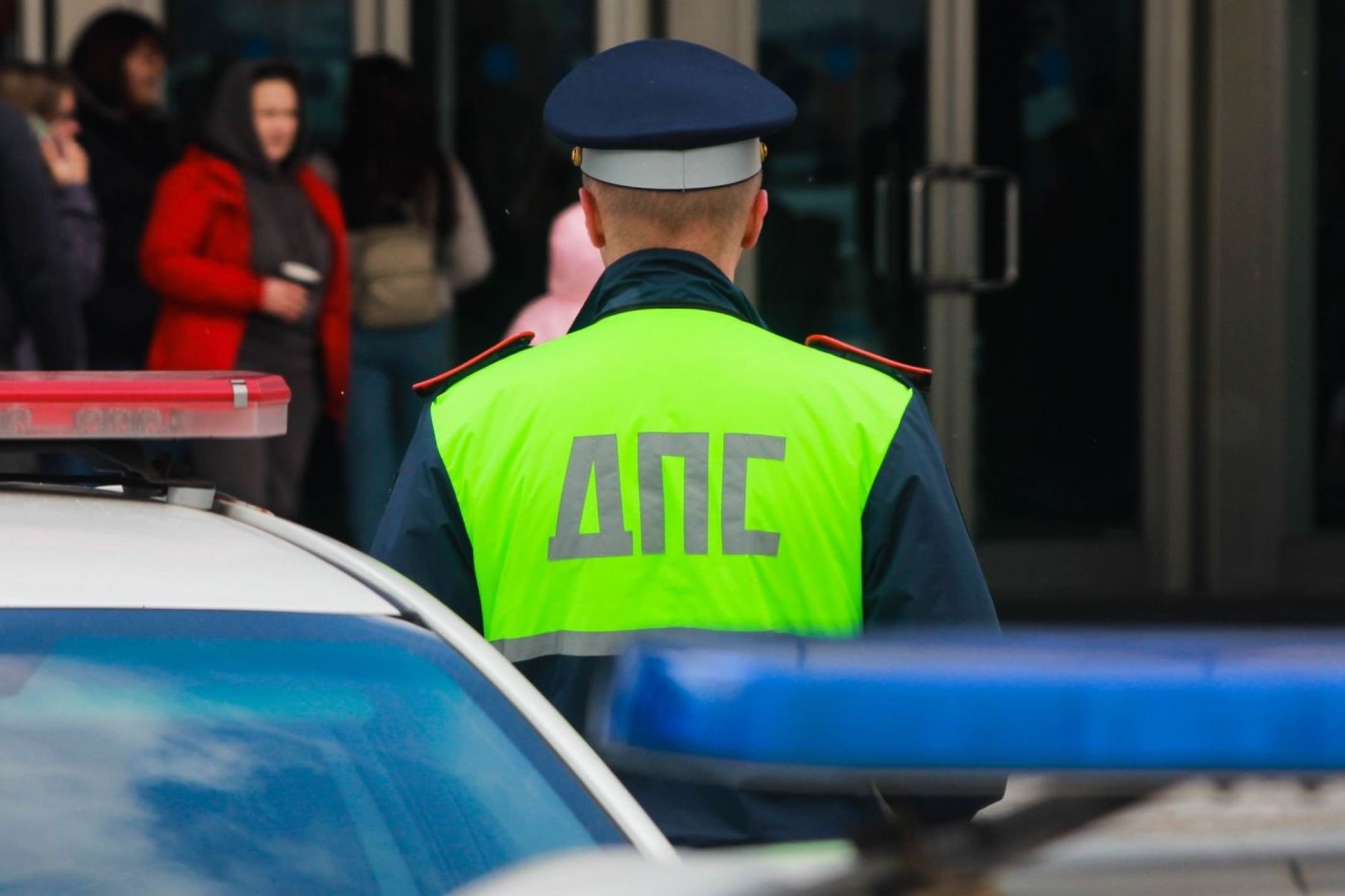 Жительница Подмосковья стала виновницей ДТП с восемью припаркованными автомобилями