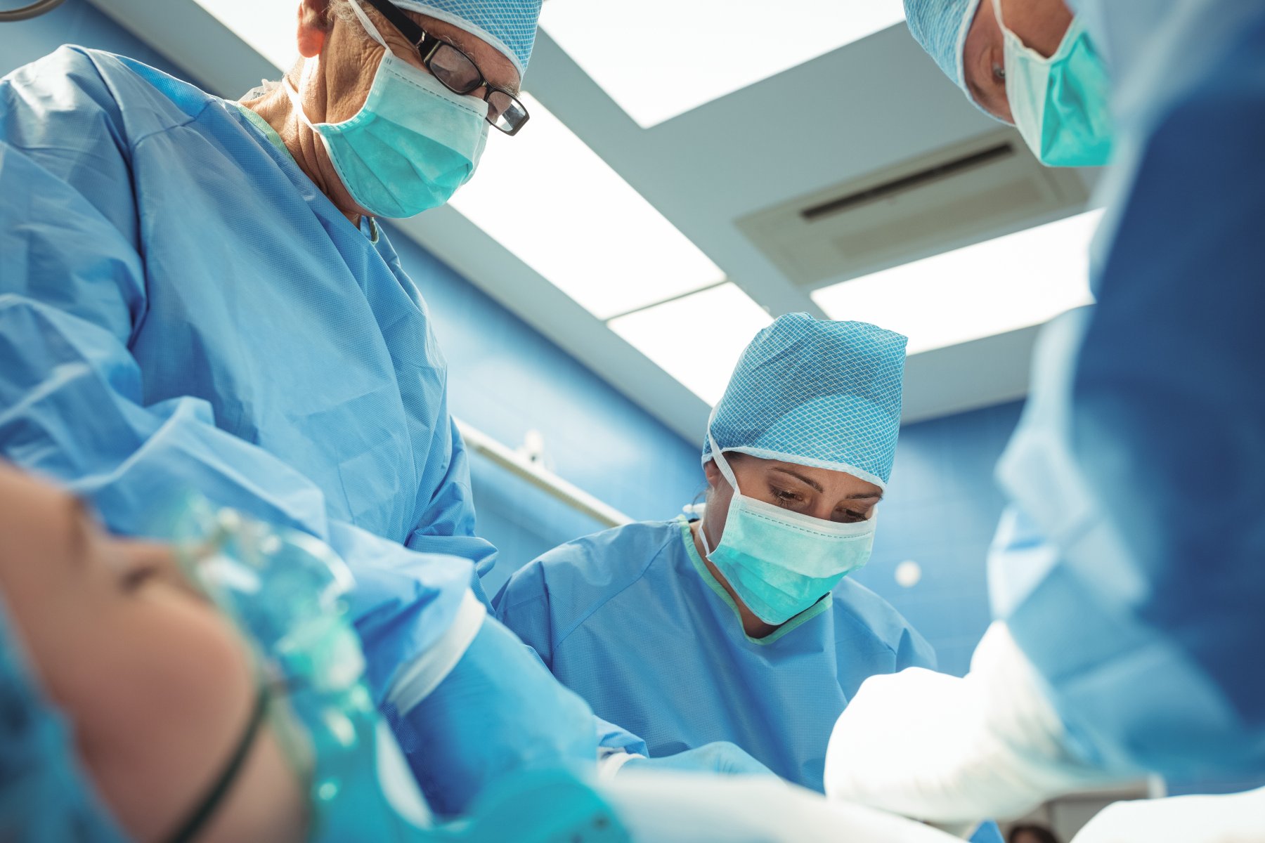 60-летняя жительница Подмосковья попала на операционный стол, проглотив свиное ухо