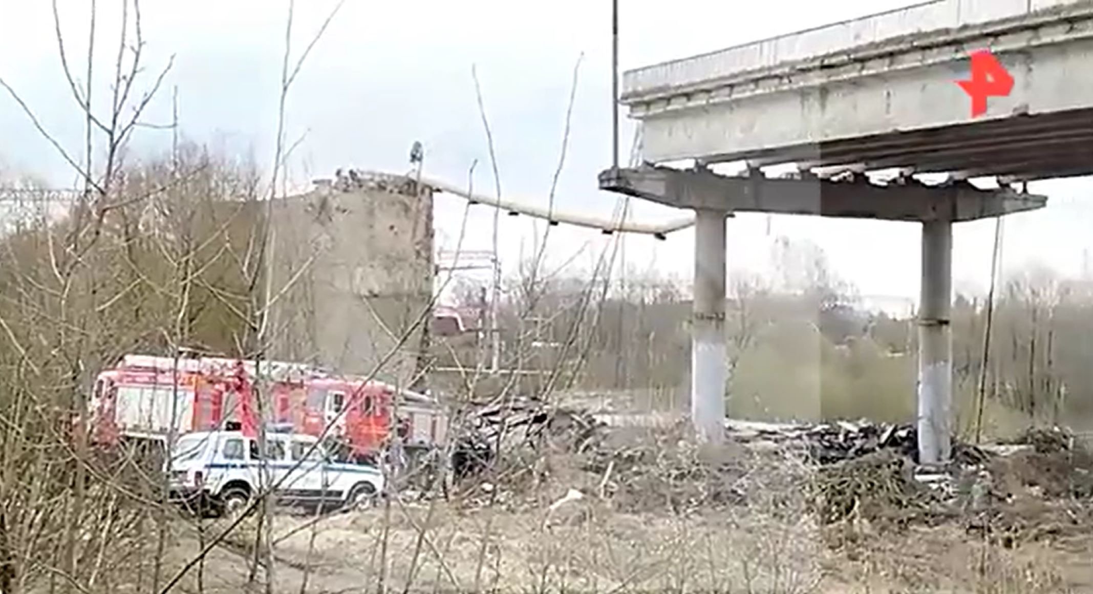 В Смоленской области рухнул мост с двумя автомобилями