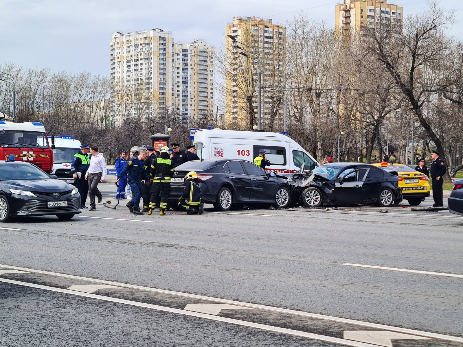 Четыре автомобиля столкнулись на Кутузовском проспекте в Москве 