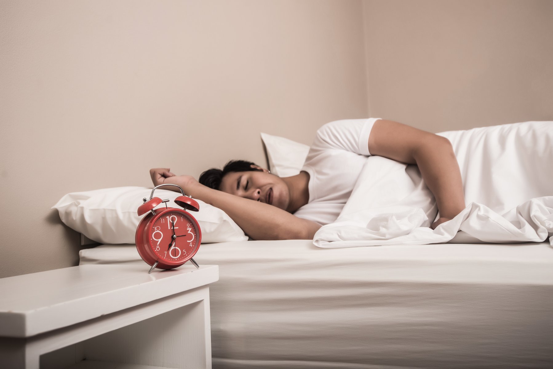 Врач: от недостатка сна может развиться неалкогольная жировая болезнь печени