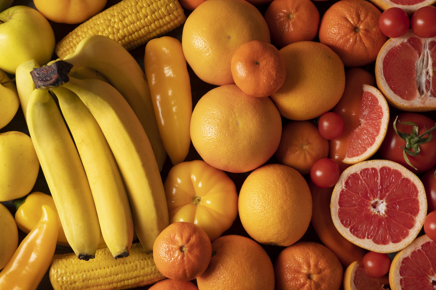 Диетолог объяснила, при каких заболеваниях не стоит есть фрукты натощак