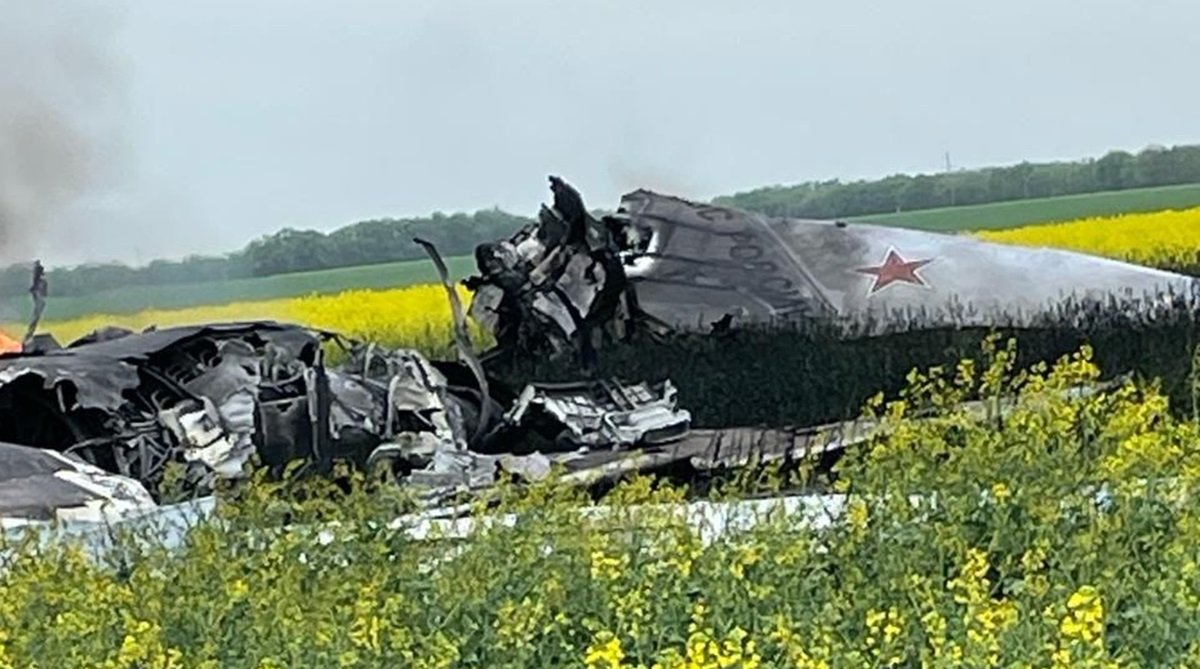 В Ставропольском крае упал самолет: летчики катапультировались 