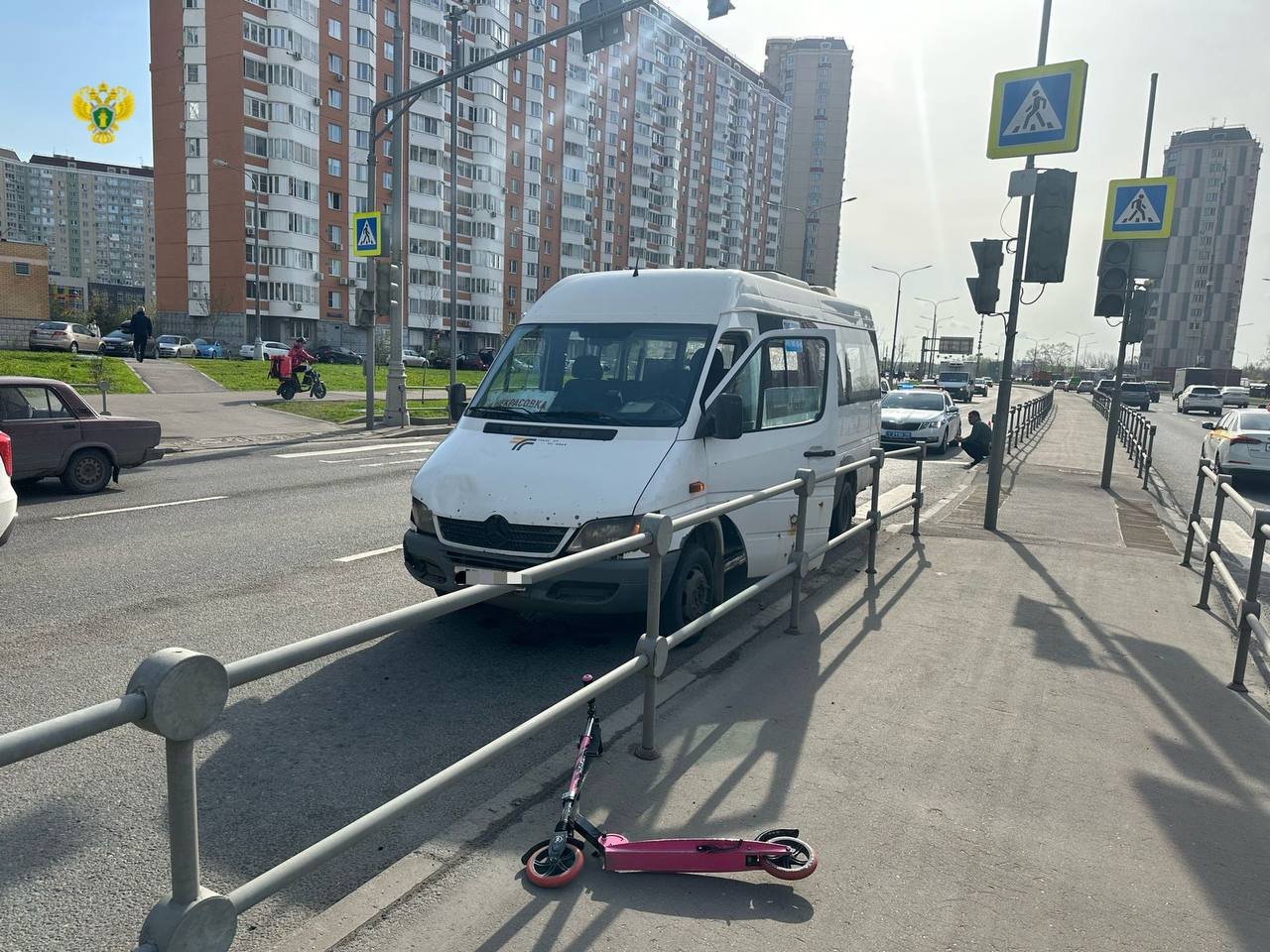 На юго-востоке Москвы маршрутка сбила ребенка на пешеходном переходе 