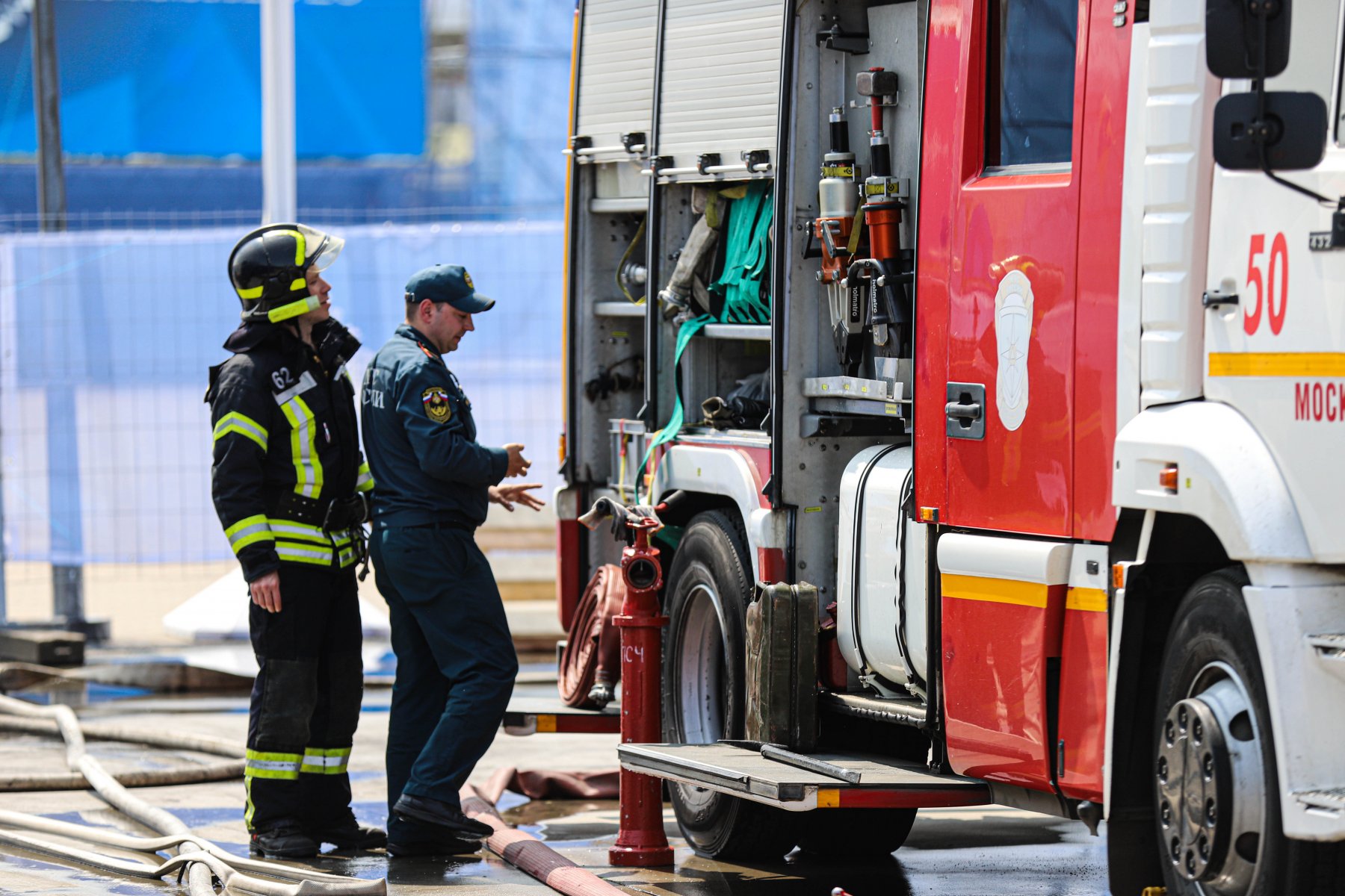 Во время пожара на заводе в Воронеже погибли три человека 