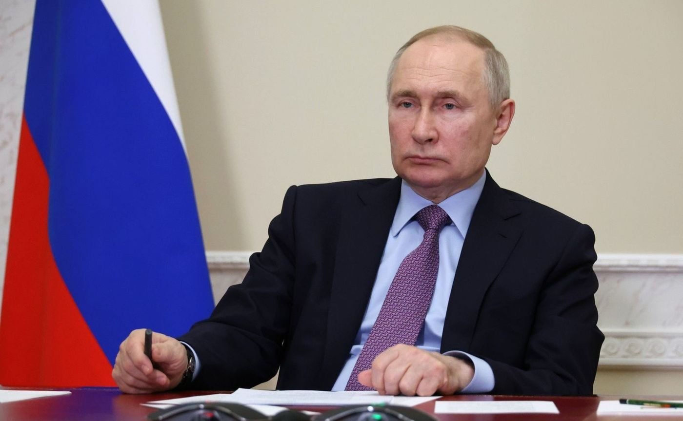 Путин удивился малому количеству выплат пострадавшим от паводка