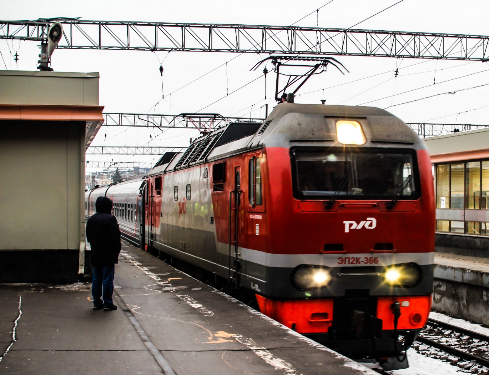 Путин поручил сократить время на преодоление расстояния между Москвой и Черноморским побережьем поездами