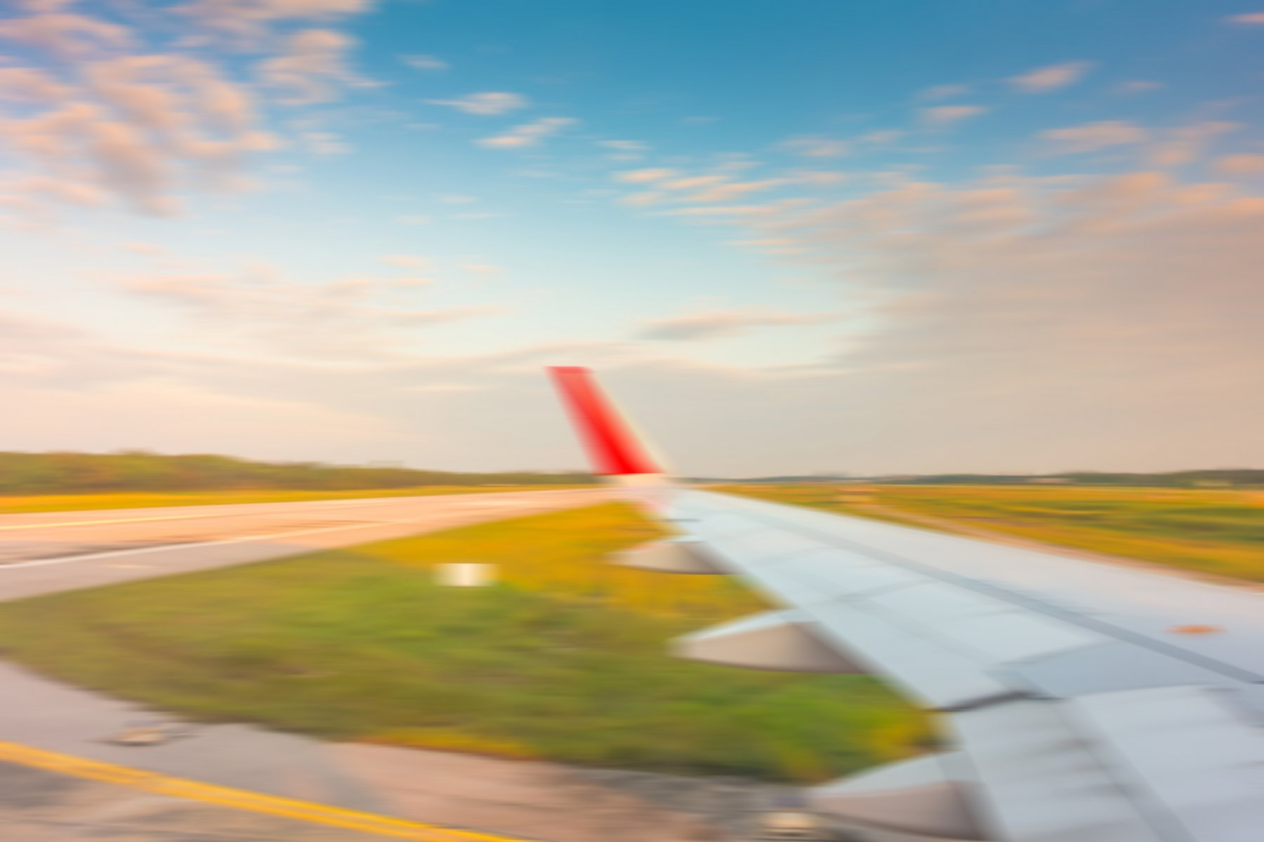 Эксперт: пилота пролетевшего над подмосковной трассой самолета лишат лицензии