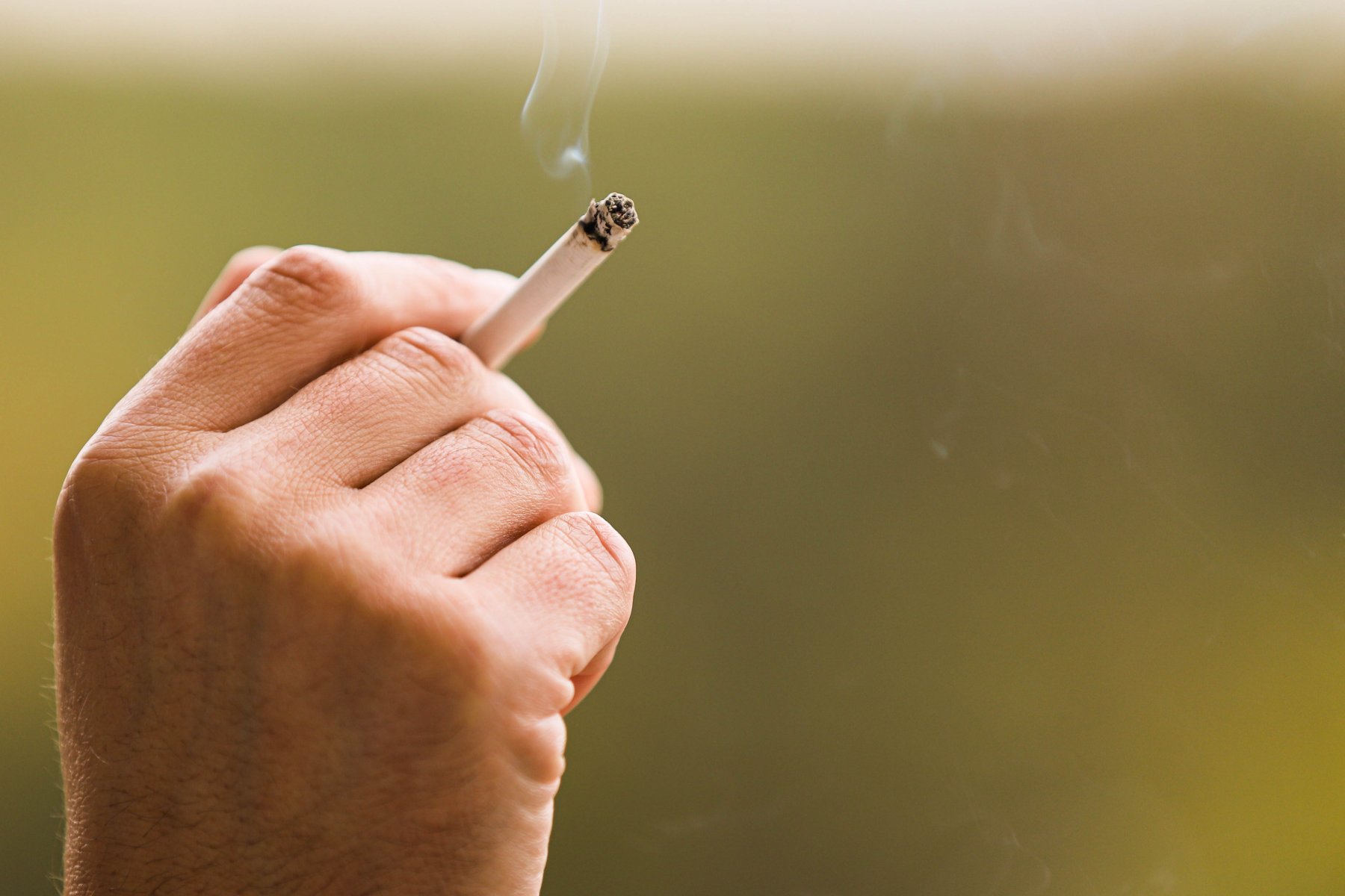 Депутат Госдумы назвал размер штрафа за курение в неположенном месте