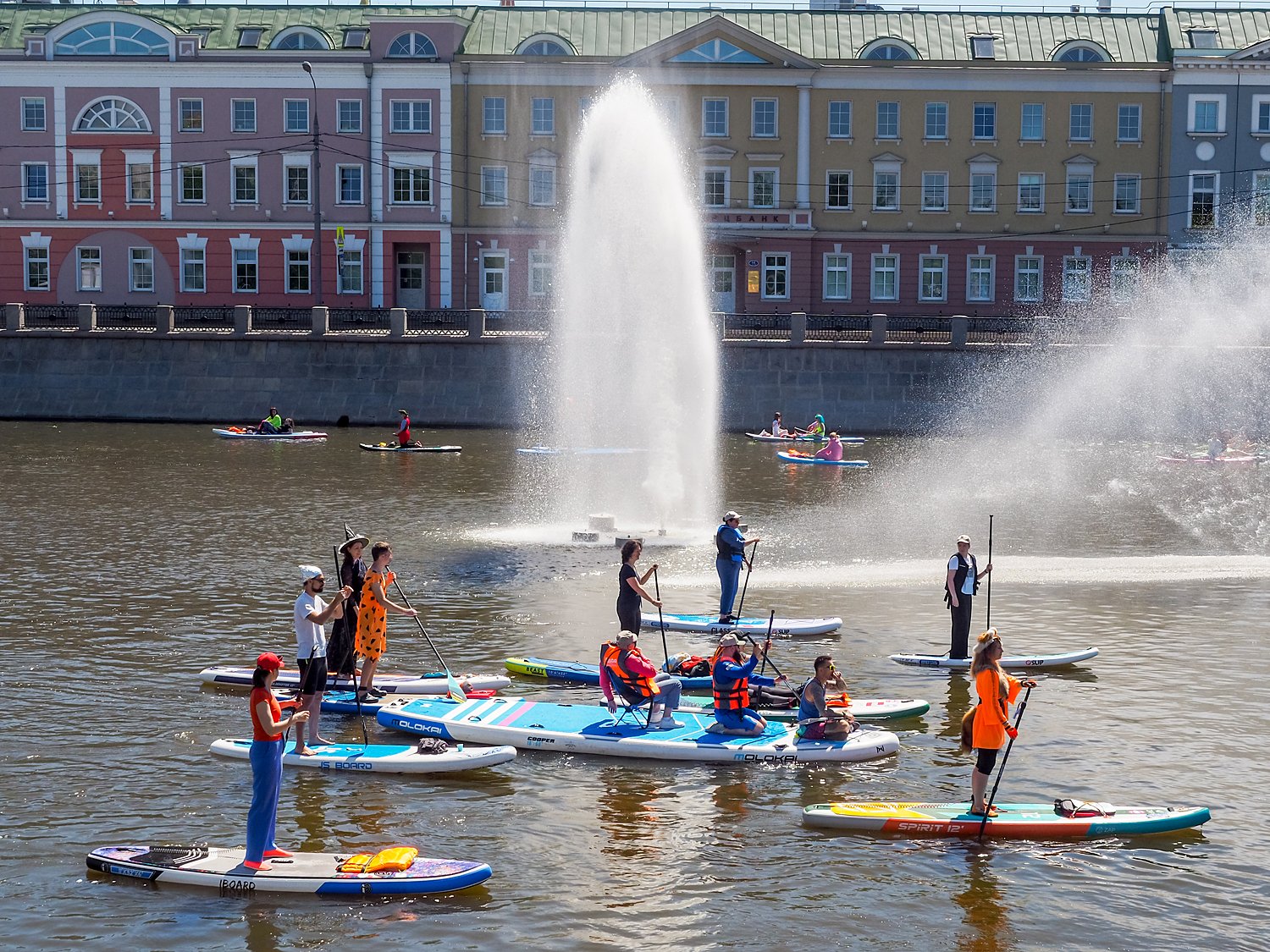 В рамках фестиваля «Москва на волне. Рыбная неделя» состоялась SUP-экскурсия по Водоотводному каналу