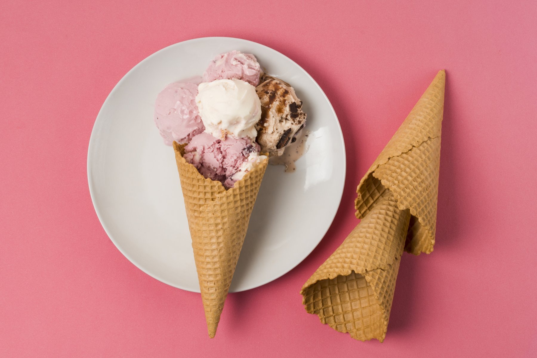 Диетолог посоветовала в день съедать не более одной порции натурального мороженого