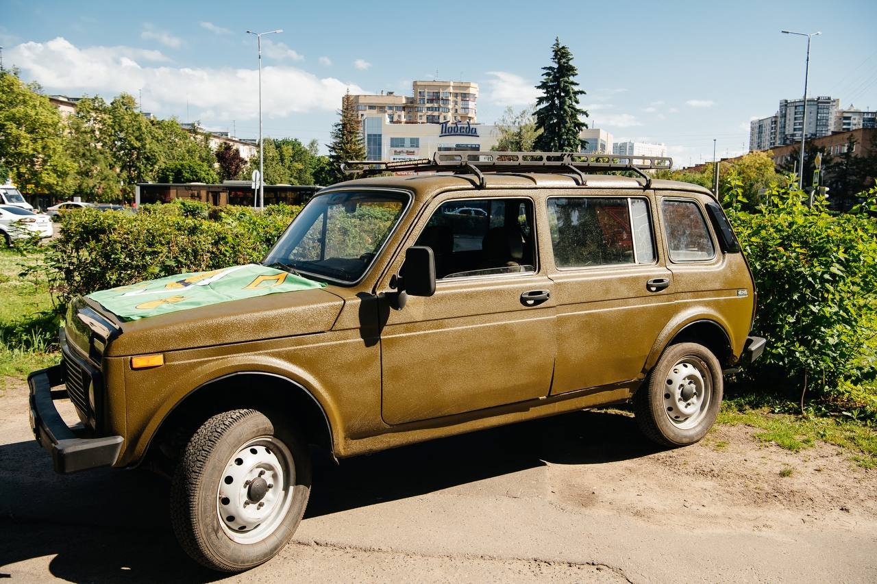 Волонтерам горокруга Пушкинский передали легковое авто для отправки в зону  СВО :: Вести Подмосковья