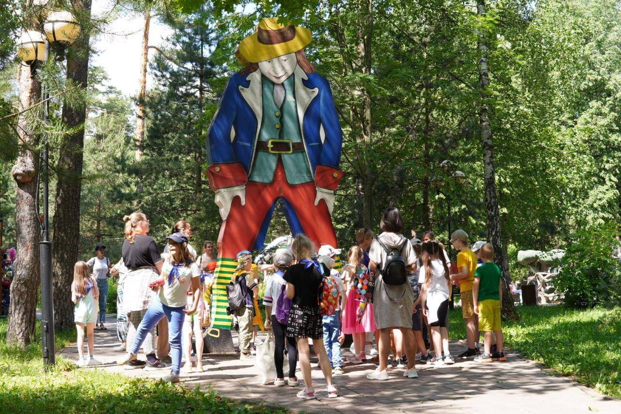 В Красногорске в детском городке «Сказочный» провели интерактивную экскурсию «Там чудеса…»