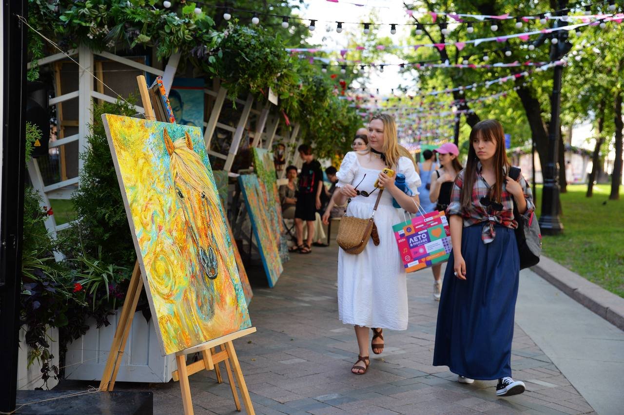 Порядка 3,5 тысячи арт-объектов продано за первые недели на вернисаже на Никитском бульваре 