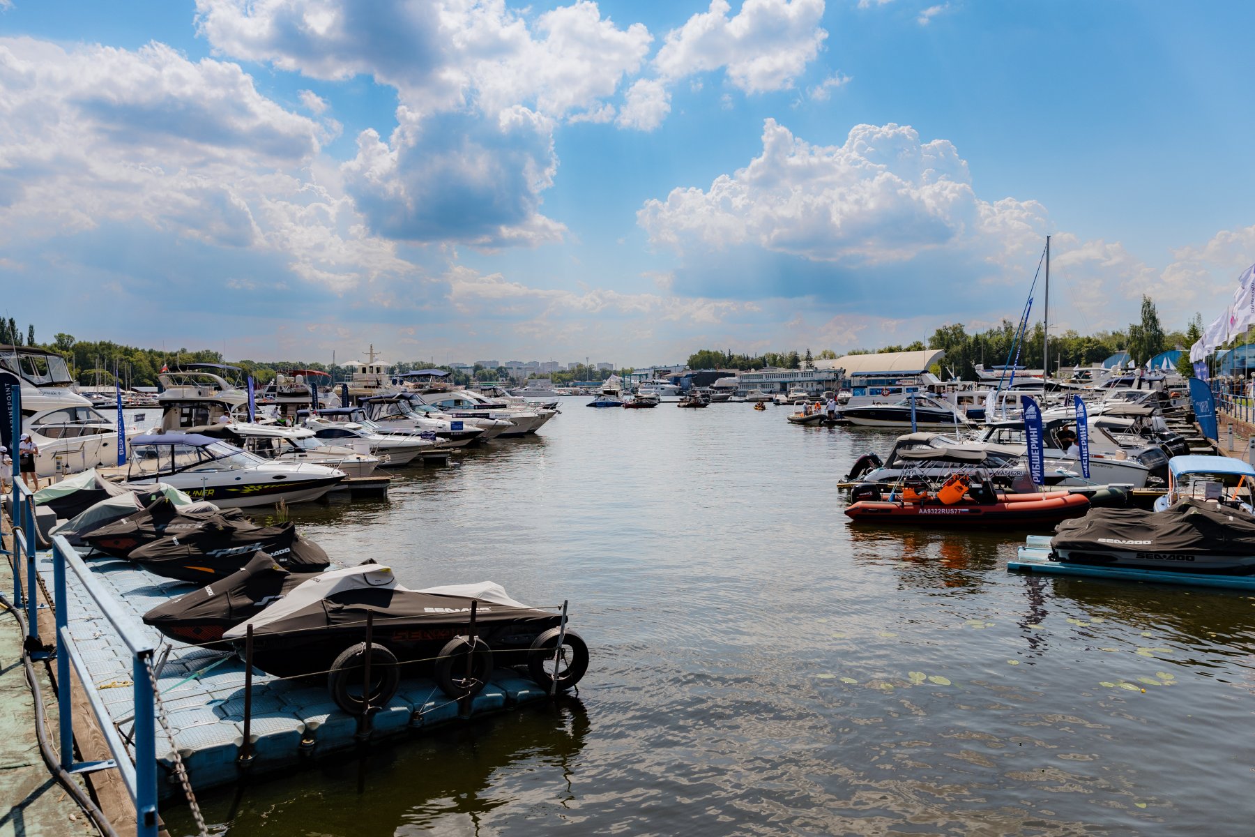 В Международном Московском яхтенном порту состоялась 14-я ярмарка яхт и катеров «Водный мир»