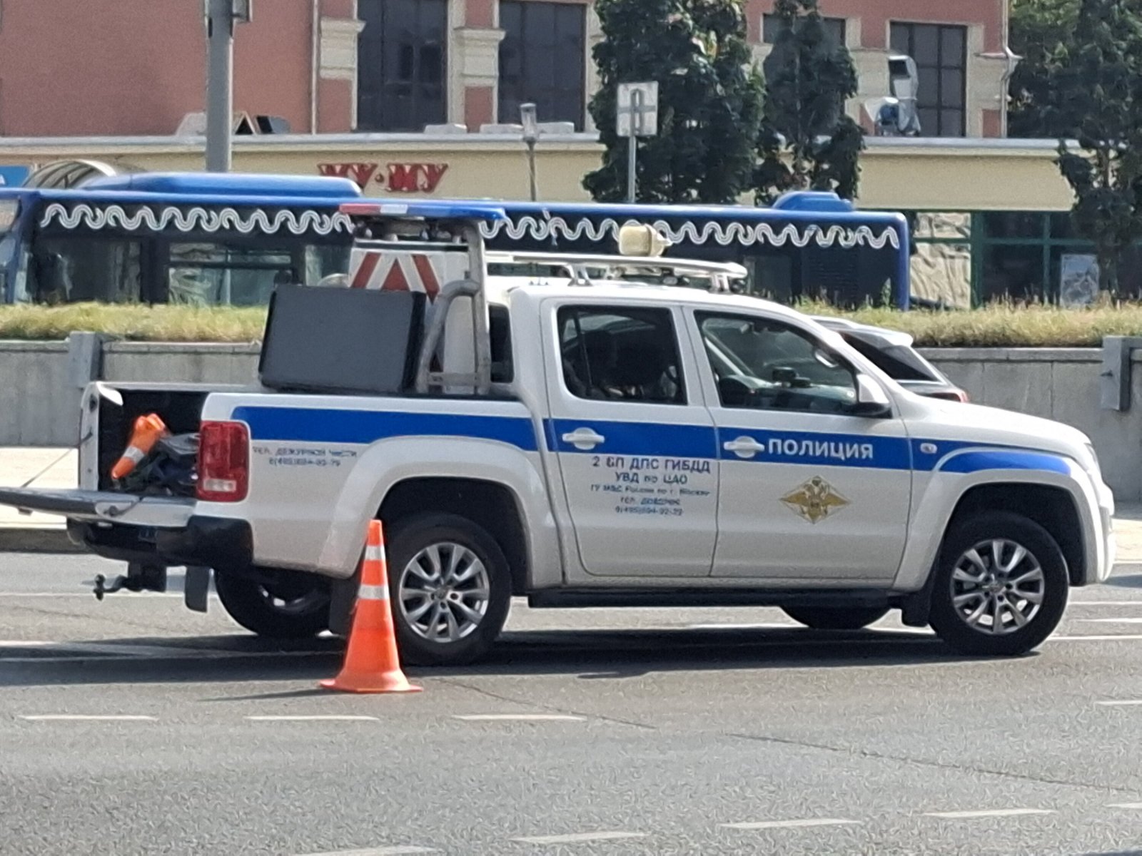 В центре Москвы водитель Мерседеса столкнулся с четырьмя автомобилями 