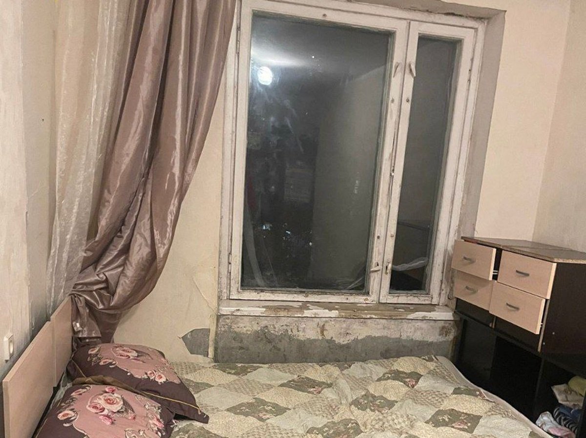 Четырехлетняя девочка выпала из окна квартиры в Москве