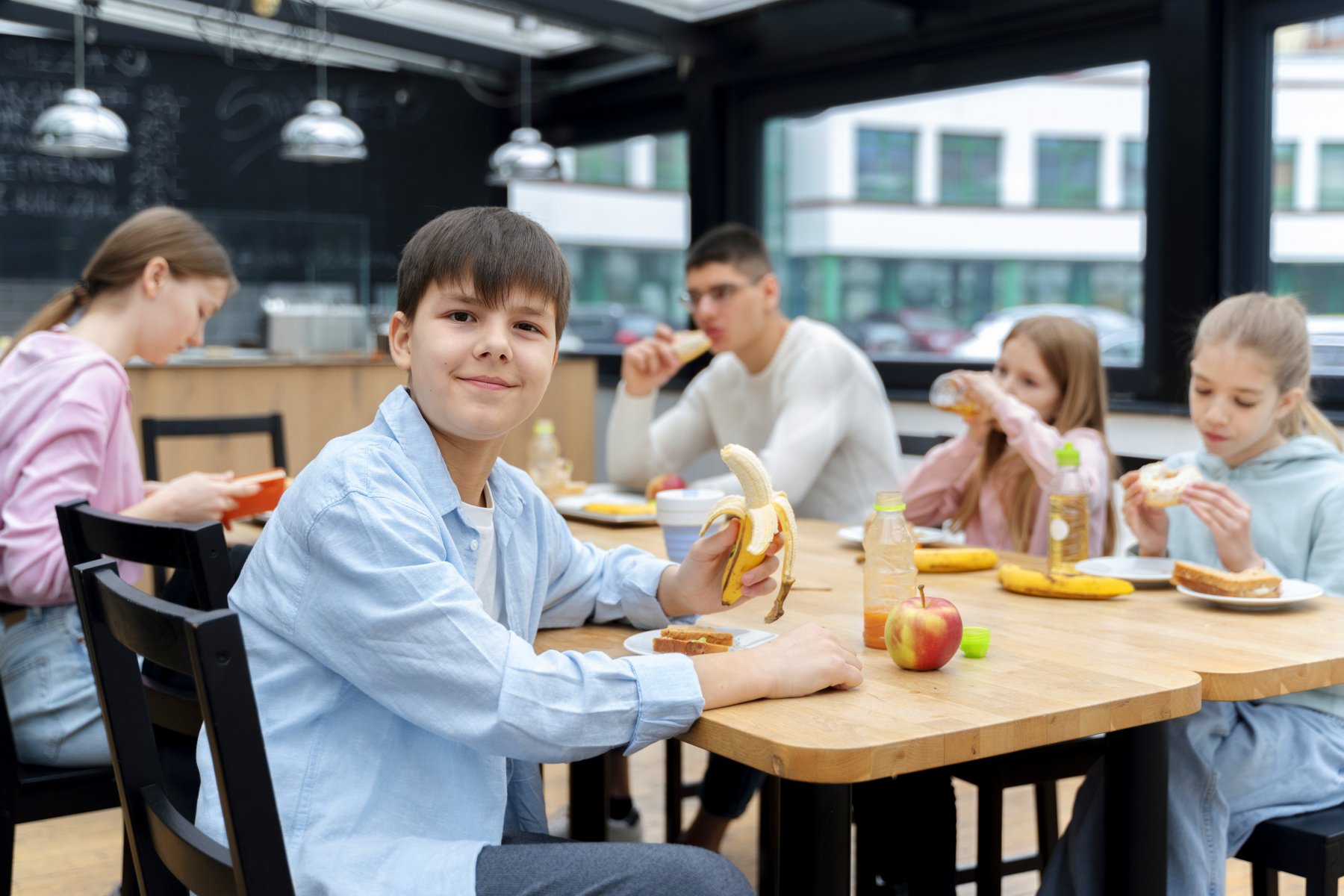 В Госдуме заявили о необходимости бесплатного горячего питания для школьников