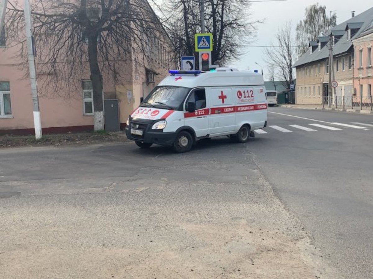 В Подмосоковье на Волоколамском шоссе иномарка столкнулась со «скорой»