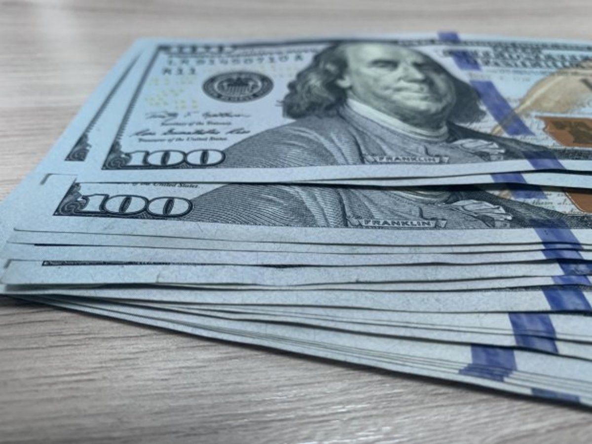 На Тверской из банковской ячейки украли 56 тысяч долларов США