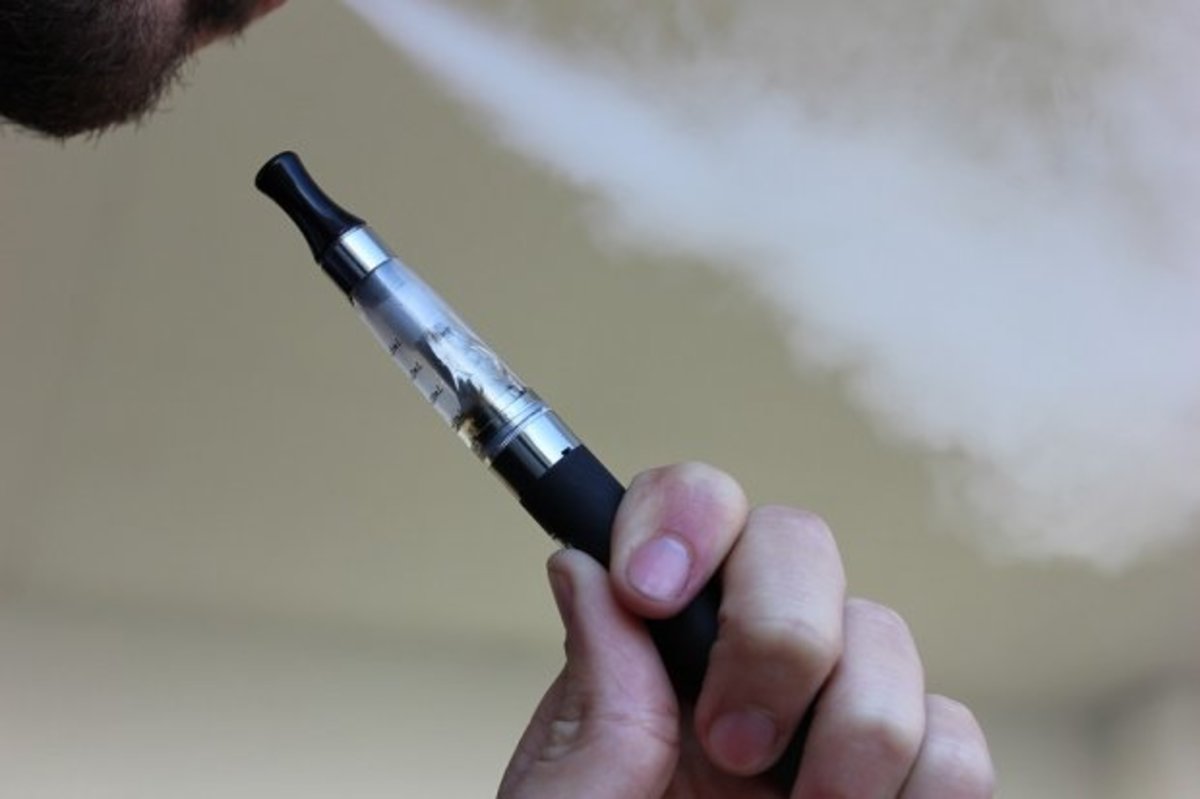 Минздрав РФ приравнивает электронные сигареты к обычным
