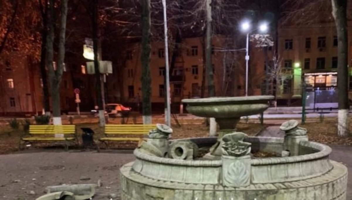 Вандалы сломали старинный фонтан в Люберцах