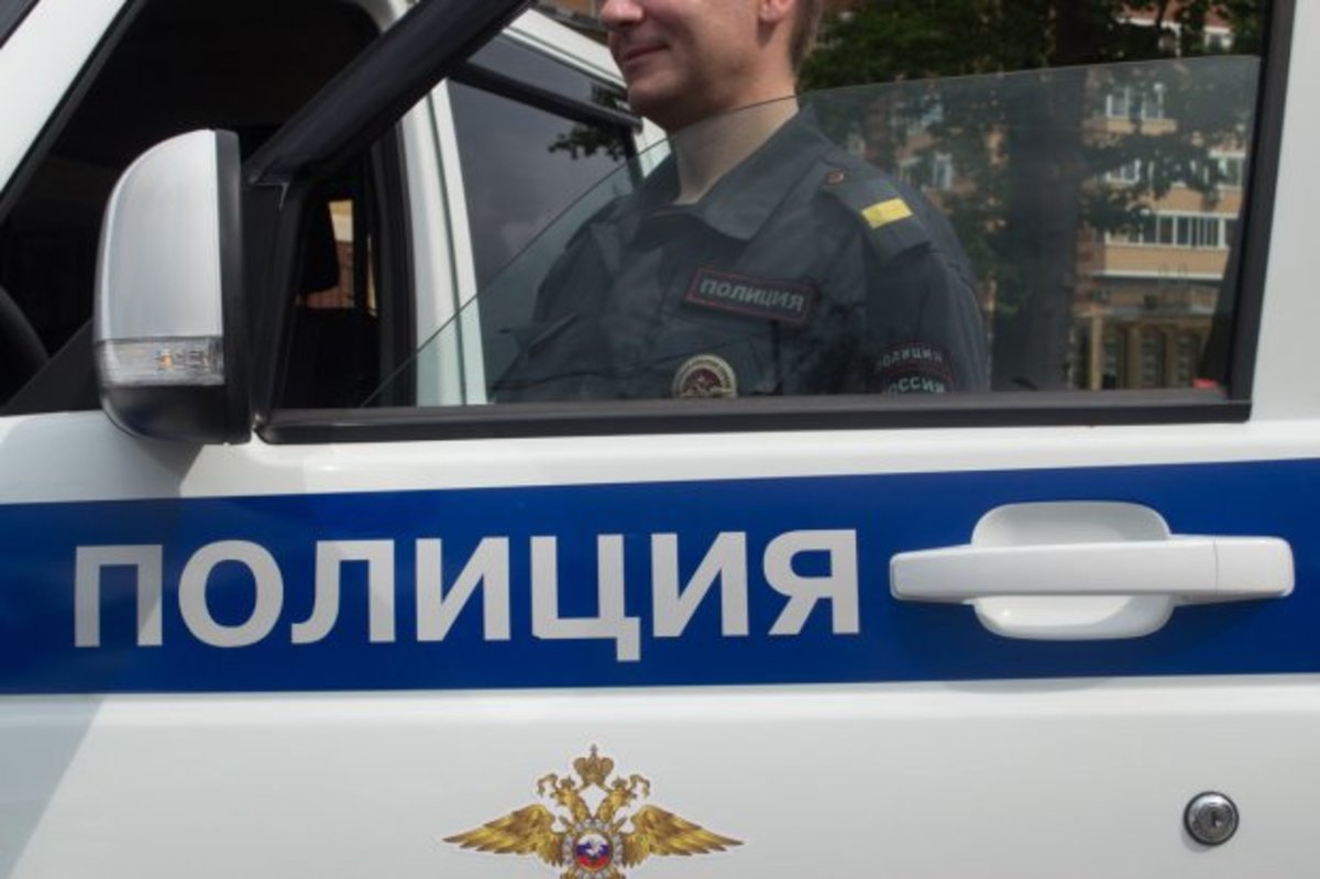 Безработный москвич с пистолетом ограбил школьника