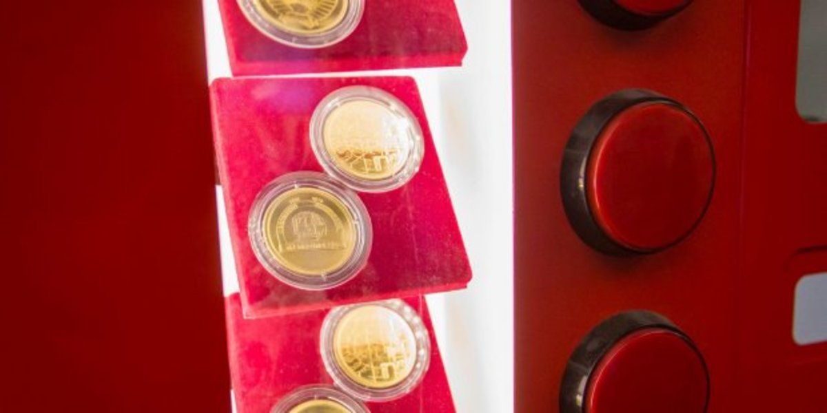 Автоматы с сувенирными монетами появились в метро