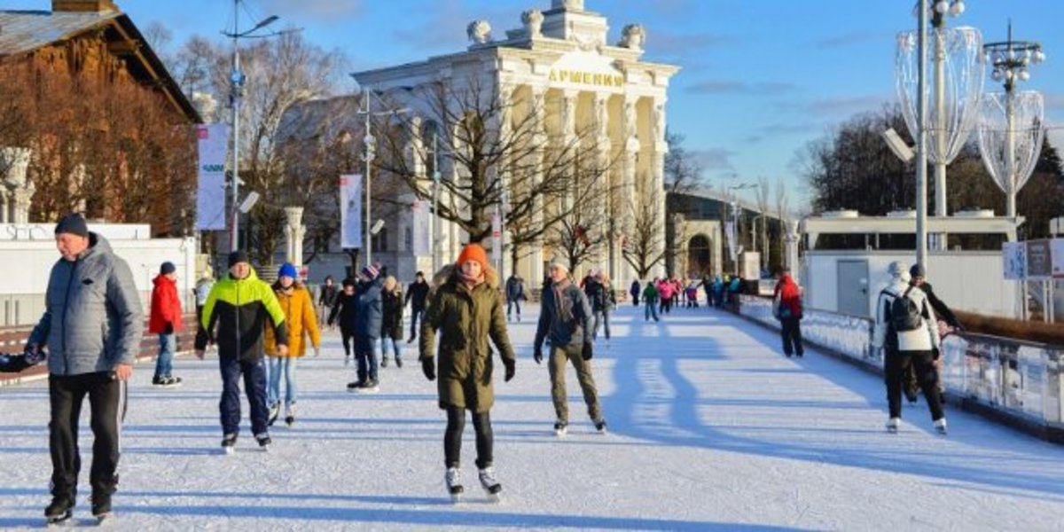 Москвичи могут проголосовать за лучшую зимнюю площадку на ВДНХ